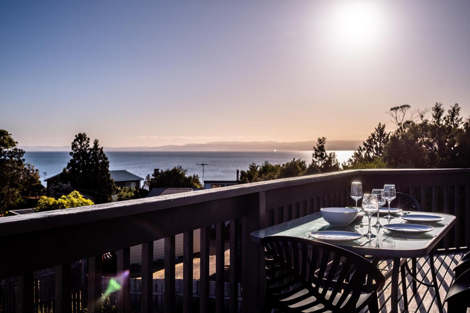 Villa The Lookout ~ Large Family House With Views Coles Bay Exterior foto